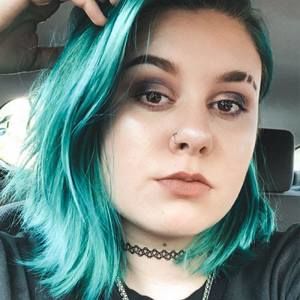 Meet your Posher, Aly